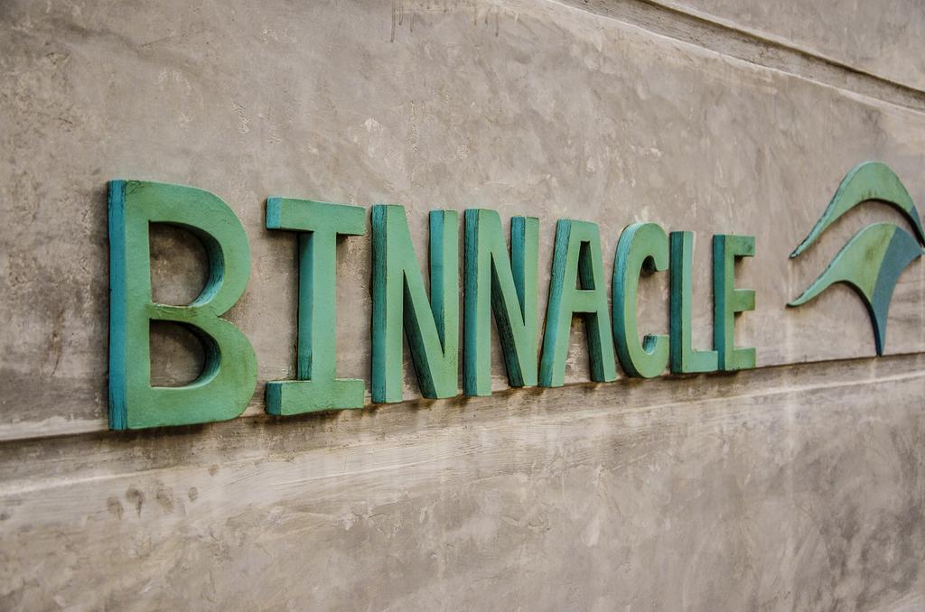 Binnacle Negombo Esterno foto
